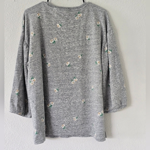 Old navy women's floral blouse size xl gray yellow color round neck 3/4  sleeves - Picture 3 of 7